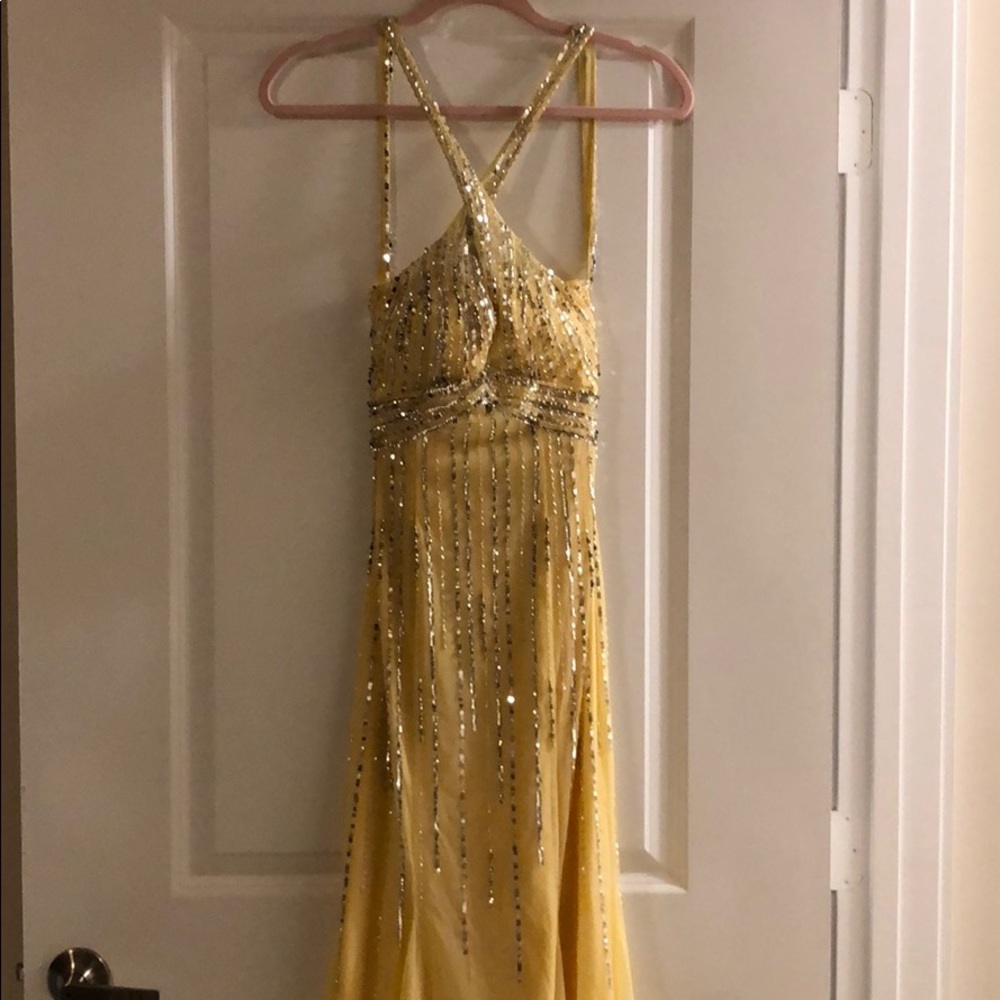 Maxi yellow prom dress